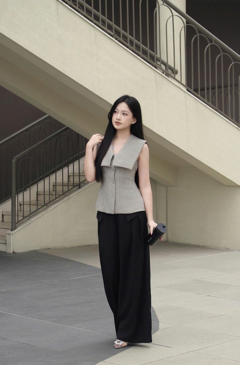 Quần tây đen ống rộng túi cách điệu và xếp li LABAVISTA B494