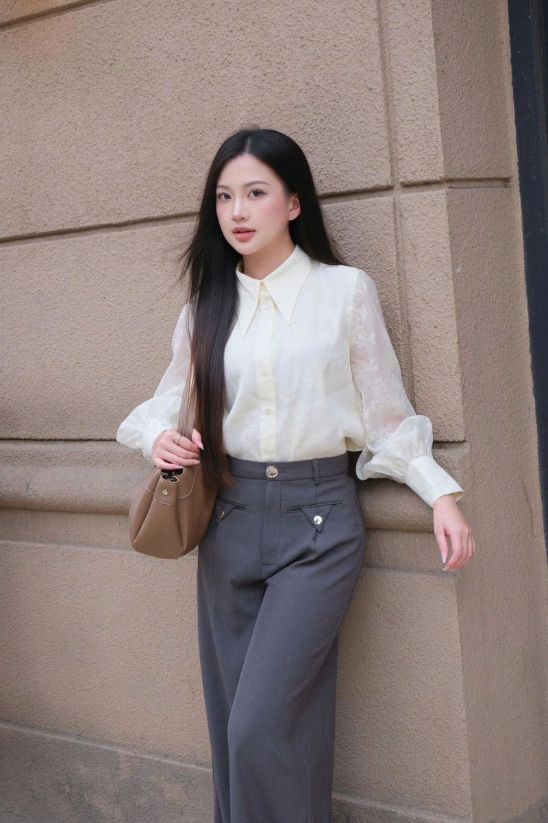 Áo sơ mi tay phồng form suông cơ bản màu kem pastel LABAVISTA B610