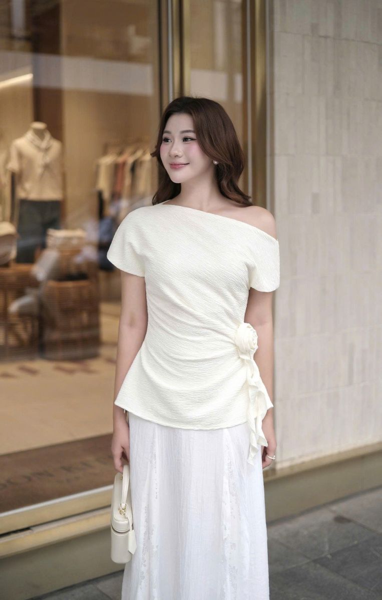 Áo đũi gãy trễ vai một bên đính hoa eo thủ công LABAVISTA B618