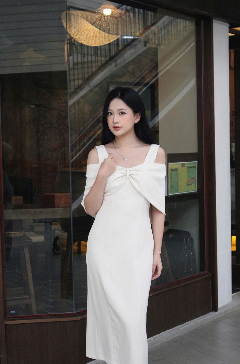 Đầm midi thiết kế cape choàng tay màu kem LABAVISTA B523