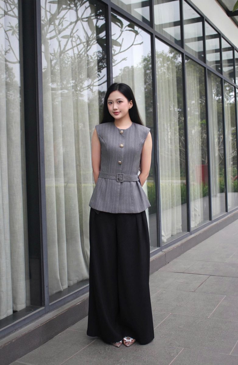 Áo gile sọc xám kèm belt và nút kim loại LABAVISTA B559