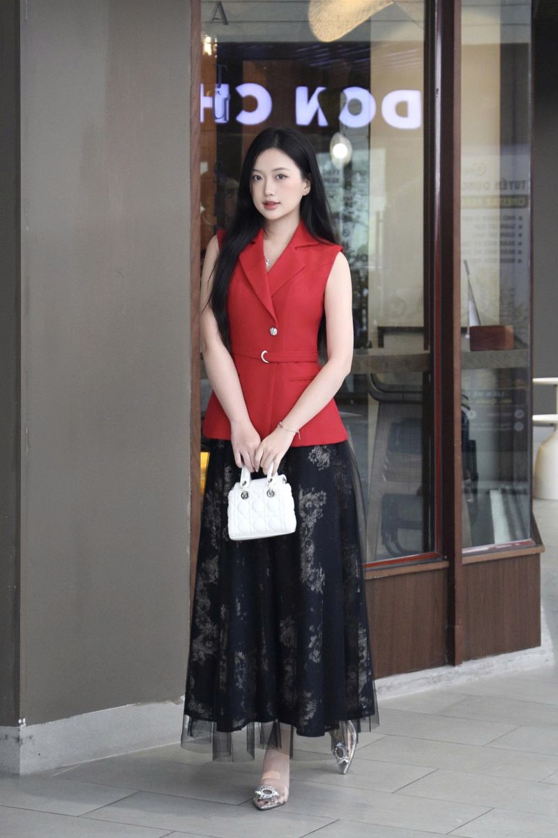 Chân váy ren lưới đen họa tiết LABAVISTA B508